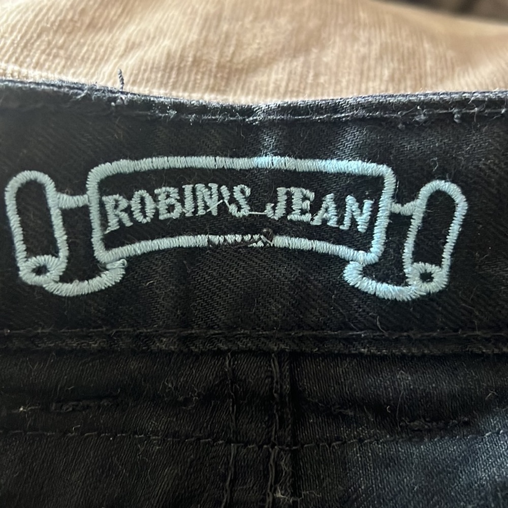 Robin’s Jeans - Picture 6 of 6